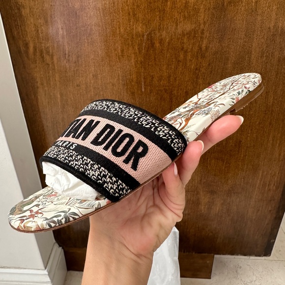 Christian Dior Authentic Dway Slide Embroidered - Picture 4 of 10